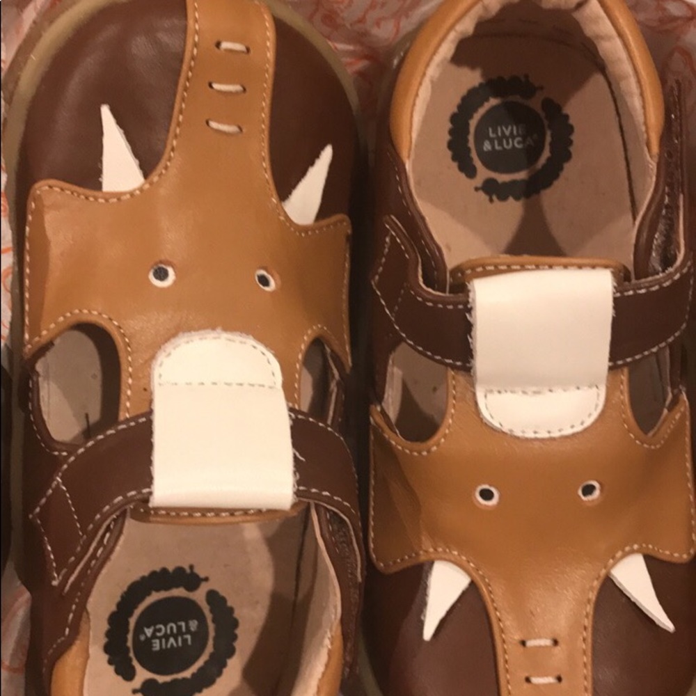 NIB size 9 Livie Luca Brown Leather Elephant Shoes